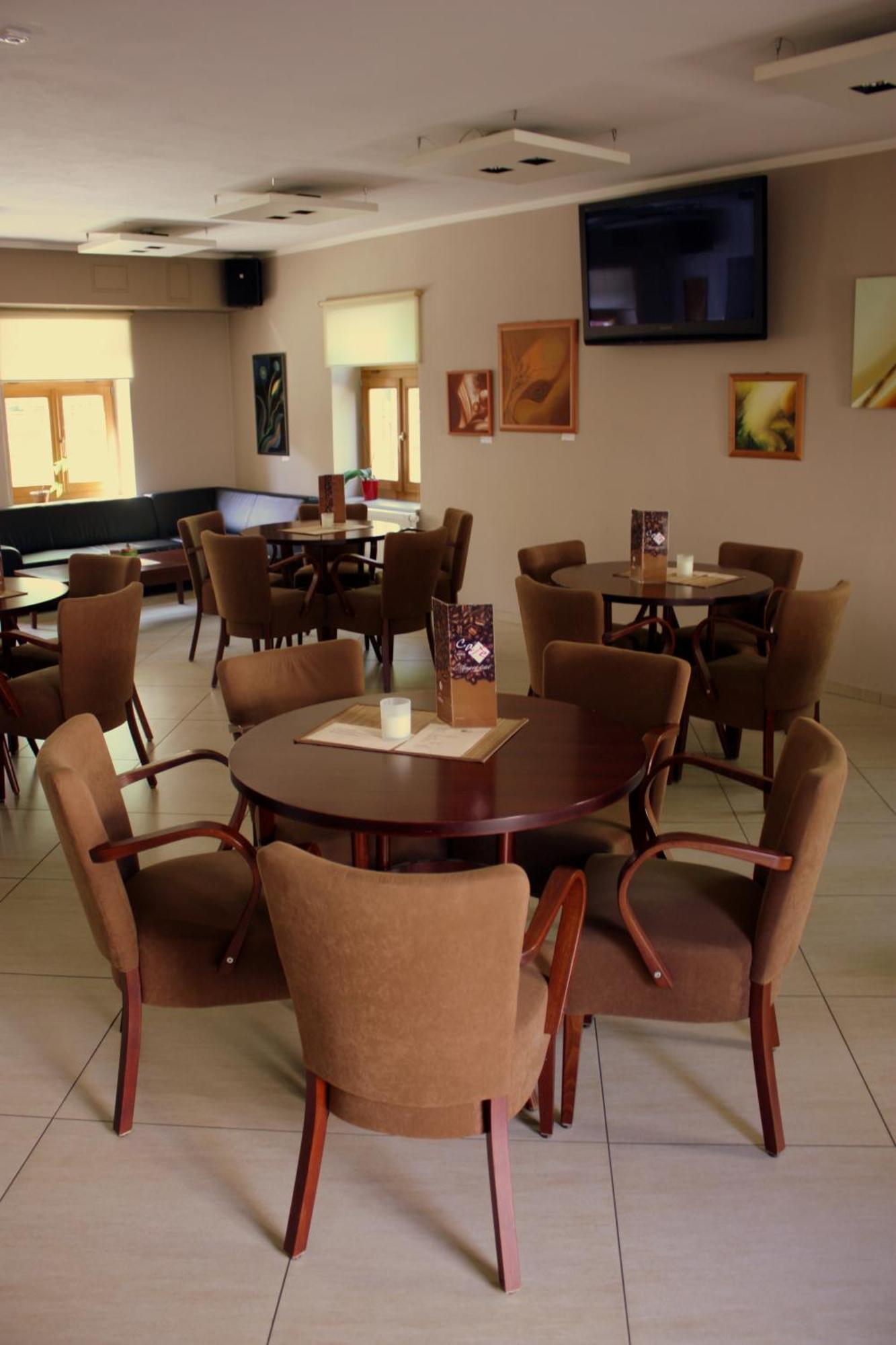Penzion a CaféRestaurant U lávky Chrudim Extérieur photo