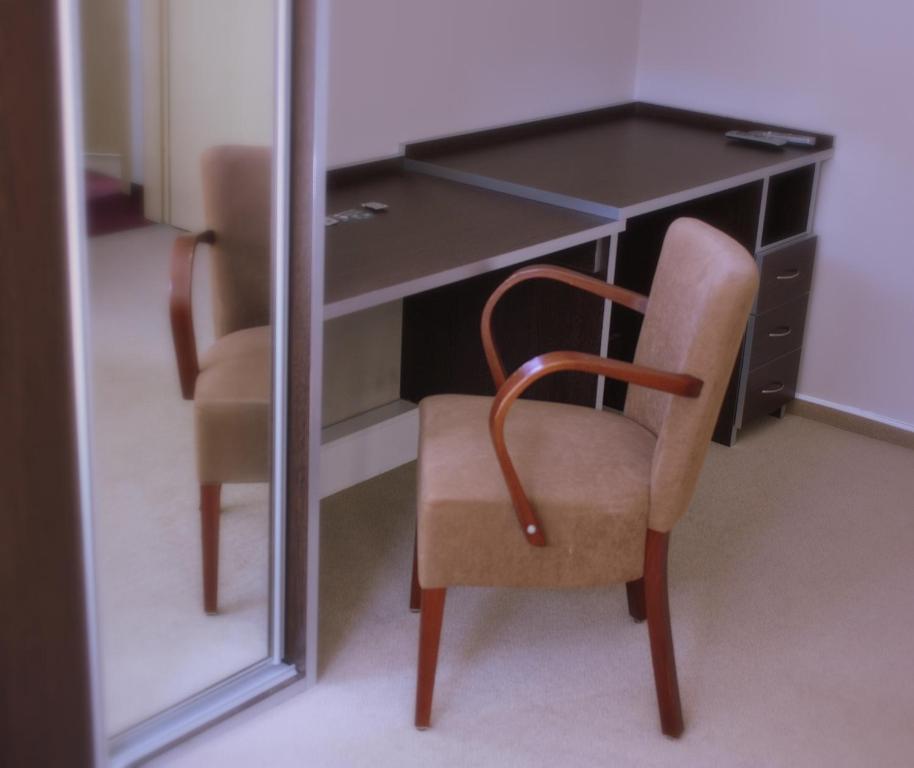 Penzion a CaféRestaurant U lávky Chrudim Chambre photo